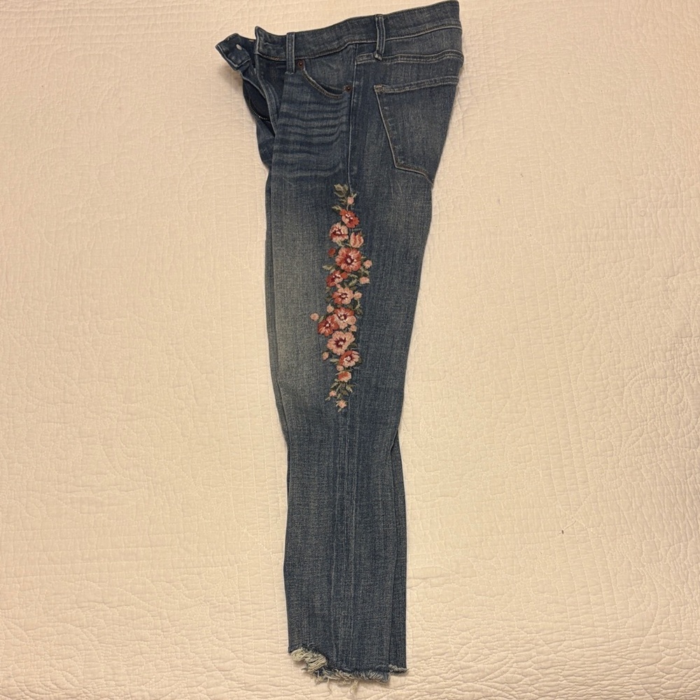 Embroidered Abercrombie and Fitch Simone High Rise Ankle